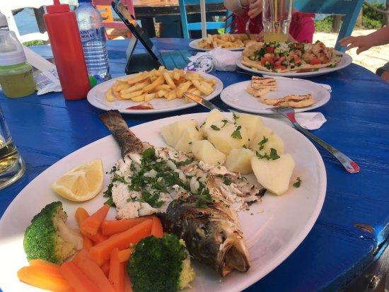 Sirena Bay Bar & Restaurant
