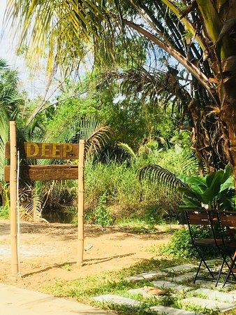 Deep Cafe & Restaurant